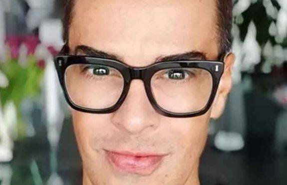 57 yaşında ama gören 29 sanıyor. Yaşlanmayı durduran 10 ipucunu açıkladı - Resim: 1